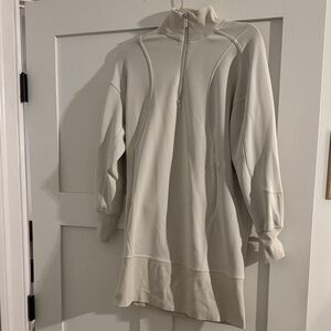 Women’s Lululemon Half-Zip Long Pullover Jacket in Light Beige